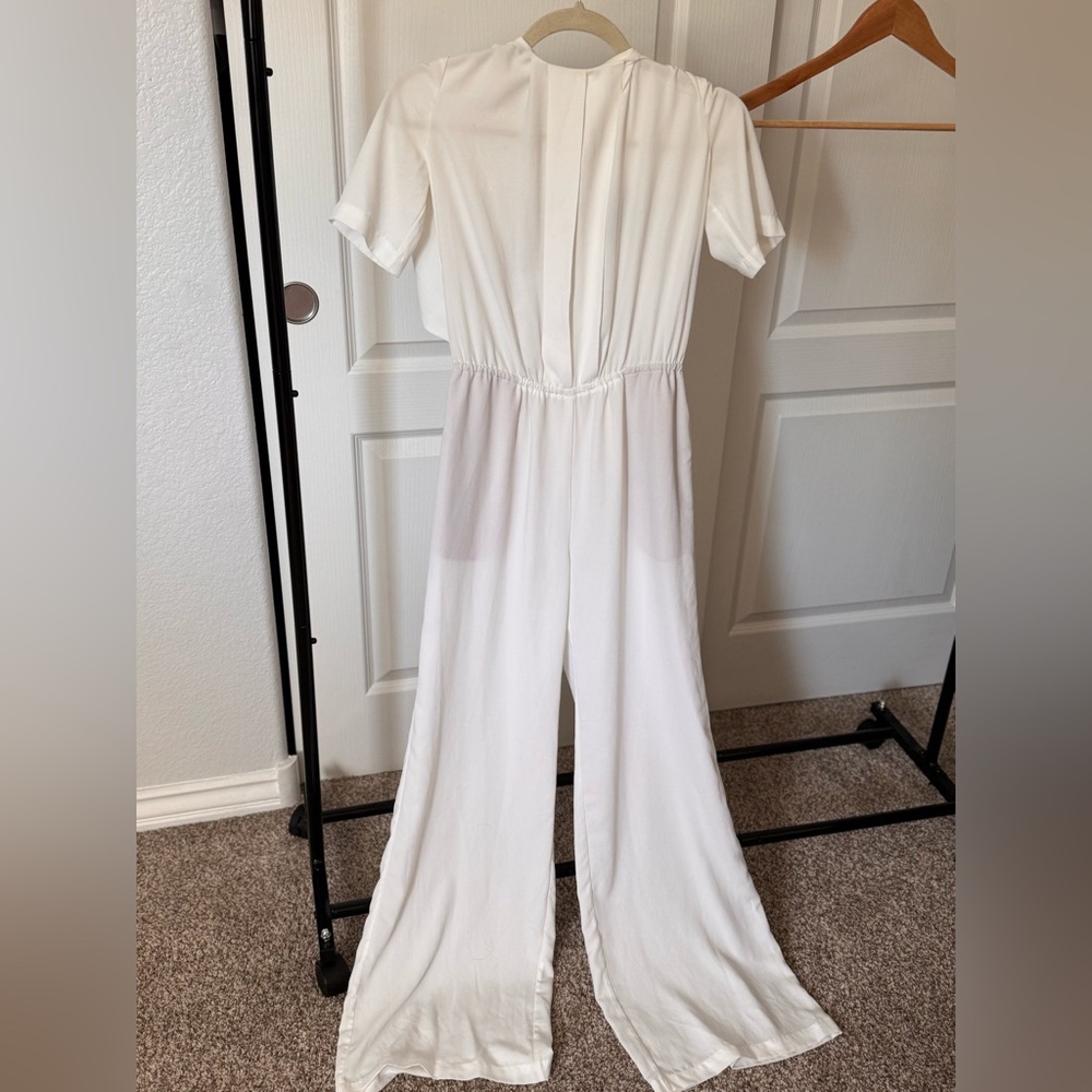 BCBGMAXAZRIA WHITE JUMPSUIT OPEN BACK SIZE XS - Picture 7 of 7